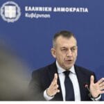 Bρούτσης: «Πέφτει κροτίδα; Κλείνει το γήπεδο!» (videos)_65d4ef62f2336.jpeg