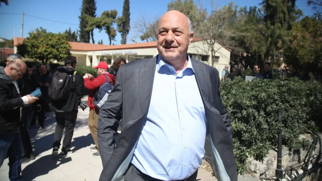 Μπέος: «Νταλαβερτζήδες παρασκηνίου καθοδηγούν τον Αλαφούζο»_667b22561fe4e.webp