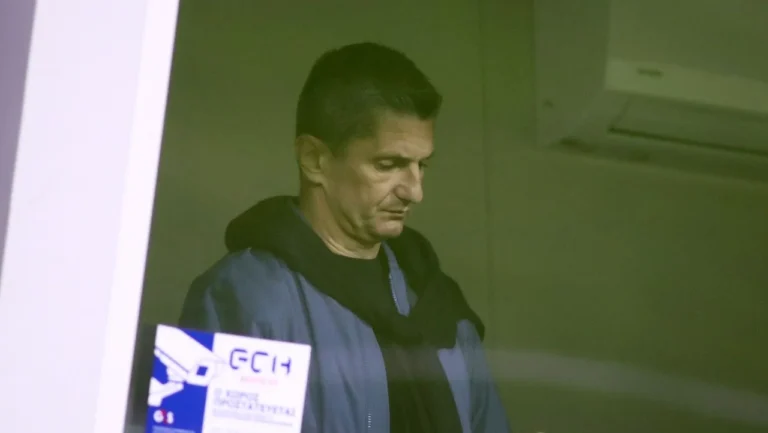 Παρακολουθεί με αγωνία ο Λουτσέσκου (video)_6727c74c54fa8.webp