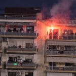 Πυρσός από τον… ΣΦ ΠΑΟΚ μπαλκονιού! (video)_6755c8b577004.jpeg
