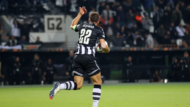 To «ασπρόμαυρο» δώρο του Σβαμπ! (pic)_67728b15b9d45.jpeg