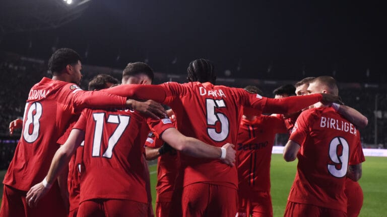 Η UEFA τιμωρεί τη Στεάουα για τις κάρτες κόντρα σε ΠΑΟΚ_67b06839e6868.jpeg