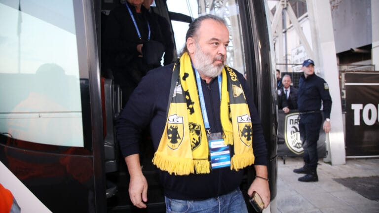 Κράξιμο και στον Ηλιόπουλο από τον κόσμο της ΑΕΚ!_67c4c78d67e26.jpeg