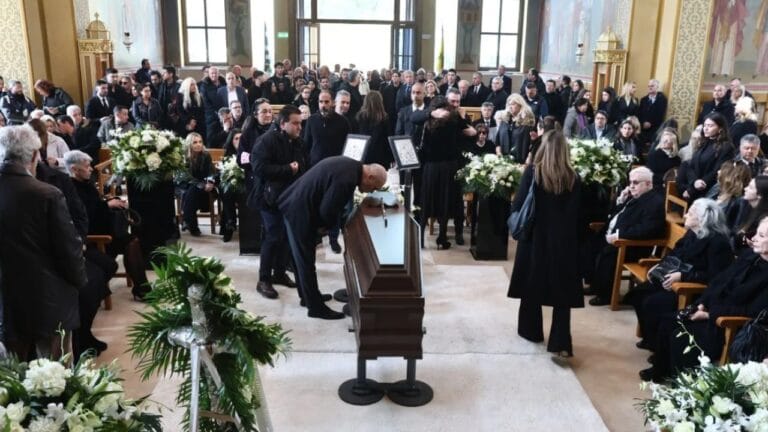 Το τελευταίο «αντίο» στον Αλέξη Κούγια (vid+pics)_67c6d94cd33b4.jpeg