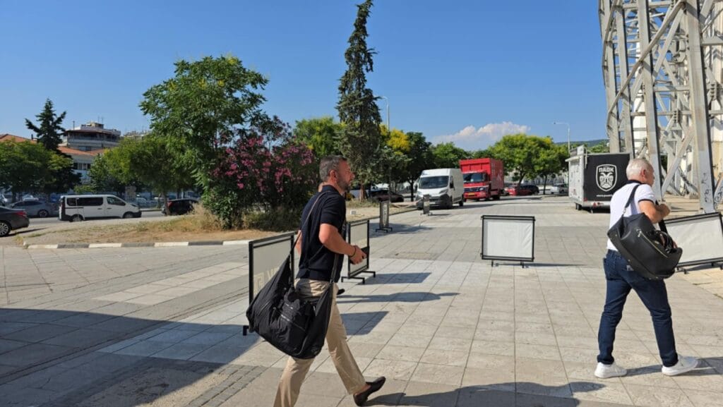 Γεμίζει… legends η Τούμπα! (videos)_68405a4b07af0.jpeg