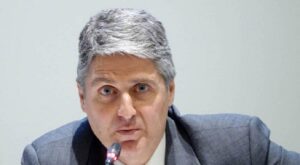 Μανδρίνος: «Κύριοι πάρτε το αλλιώς!»_6858f6452399b.jpeg