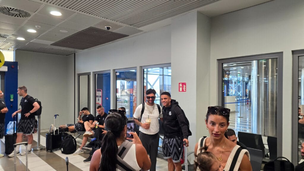 Πόλος έλξης ο Τάισον στο αεροδρόμιο (pic+videos)_6874bf93dbe20.jpeg