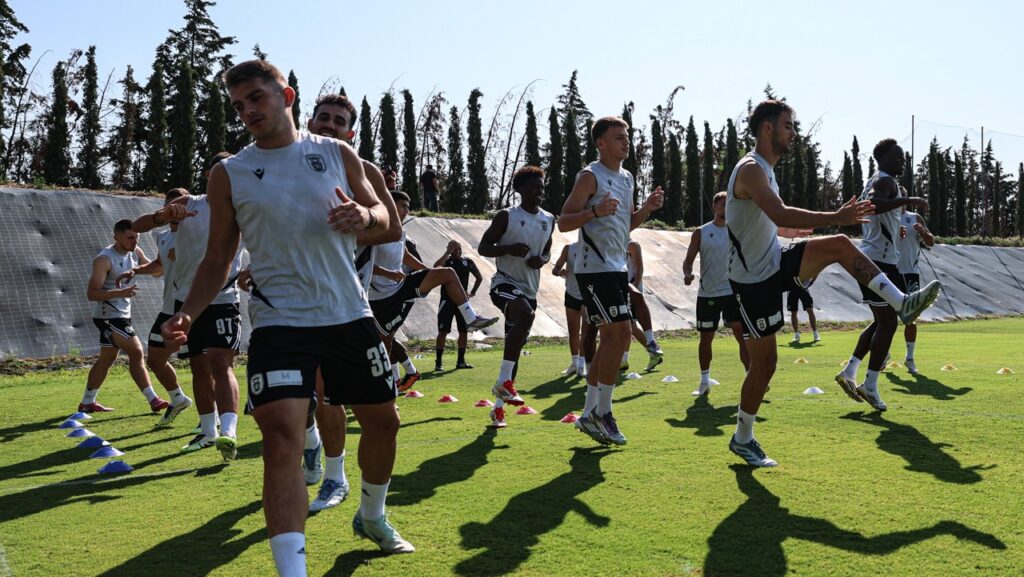 Τα «κλικ» της τελευταίας! (pics)_689c8722b09bf.jpeg