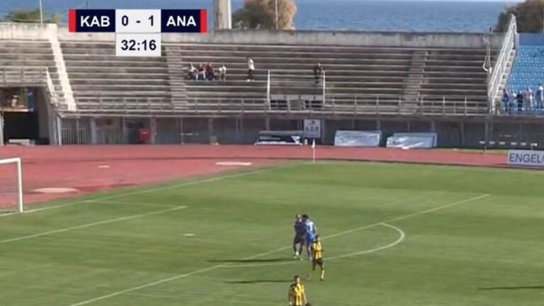 Χαμός στην Καβάλα: Οι παίκτες την… έπεσαν στον τερματοφύλακα τους!_68fd0af603cf9.jpeg