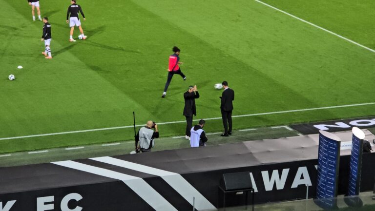 Η Τούμπα αποθεώνει τον Λουτσέσκου! (video)_68fe57c3e42cf.jpeg