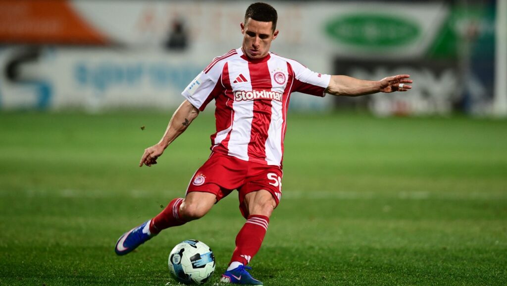 «Καμπάνα»  στον Ποντένσε για την ομπρέλα_698ddaf65e5da.jpeg