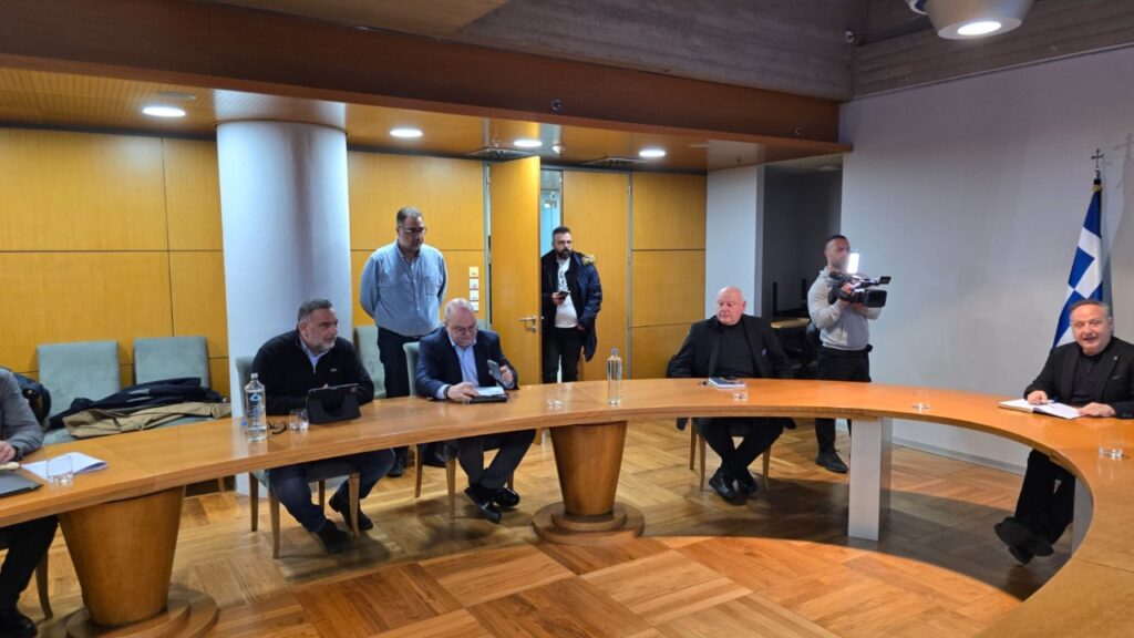 Ξεκίνησε η συνάντηση για τη Νέα Τούμπα (video)_698a040186e4b.jpeg