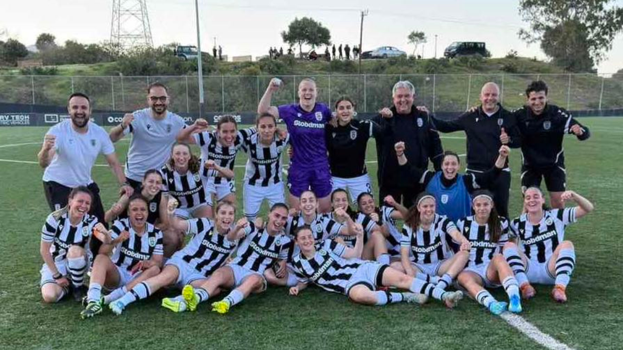«Ασπρόμαυρη» τρέλα στο αεροπλάνο από τις Ισόβιες Πρωταθλήτριες (video)_69ef00d3be908.jpeg