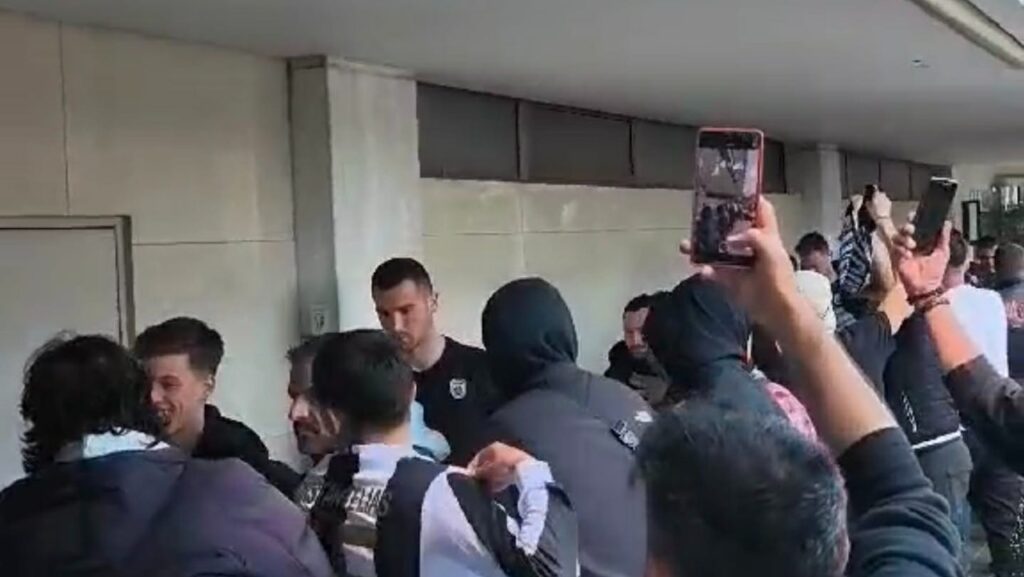 Τρέλα για τον ΠΑΟΚ στην Αθήνα! (videos)_69e4d1fc908af.jpeg