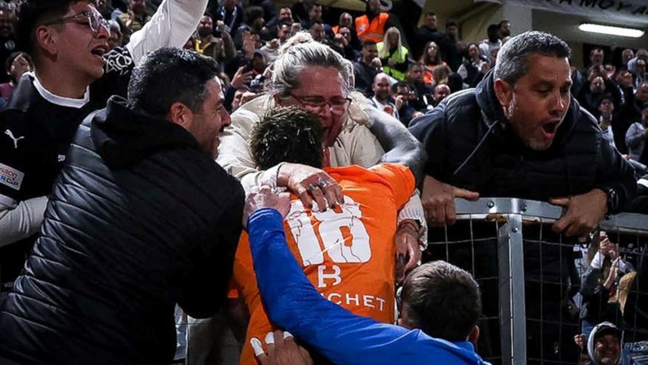 Η ΕΠΟ τίμησε τη μητέρα του Τιάγκο Νους_6a004541a35f9.jpeg