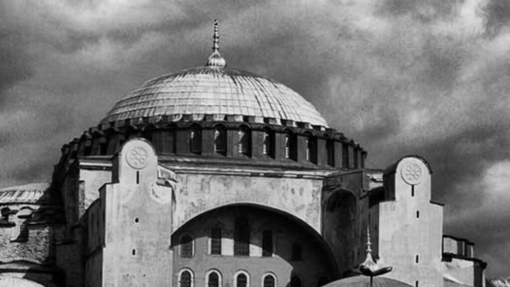 «Κρατάμε άσβεστη τη μνήμη, την περηφάνια μας, την ταυτότητά μας» (pic)_6a1947b4c5480.jpeg
