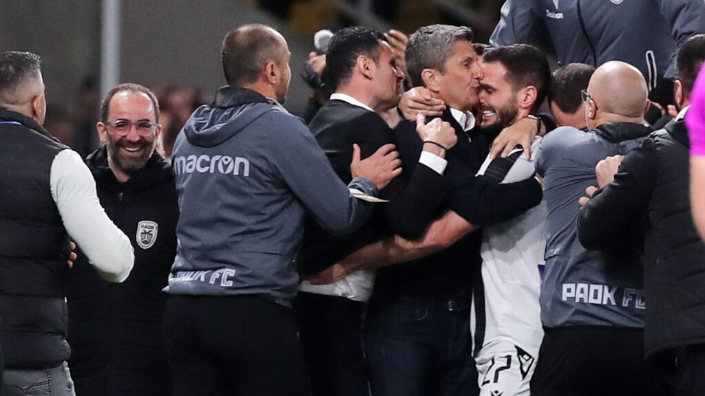 Oζντόεφ για Λουτσέσκου: «Ήθελα να πεθάνω για σένα στο γήπεδο!»_6a35a6ddbd061.jpeg