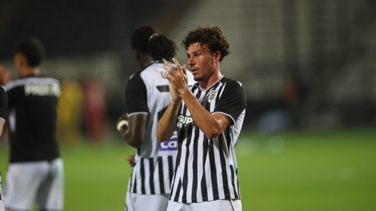 Αγωνία, κερκίδα και χειροκρότημα στο φινάλε (video)_6a88662f9b8b2.jpeg