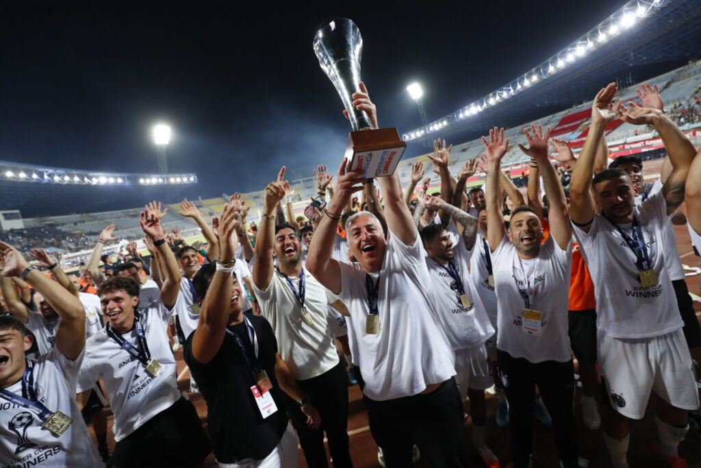 Η απονομή του Superbet Super Cup στον ΟΦΗ (video)_6a7cd140b6f59.jpeg