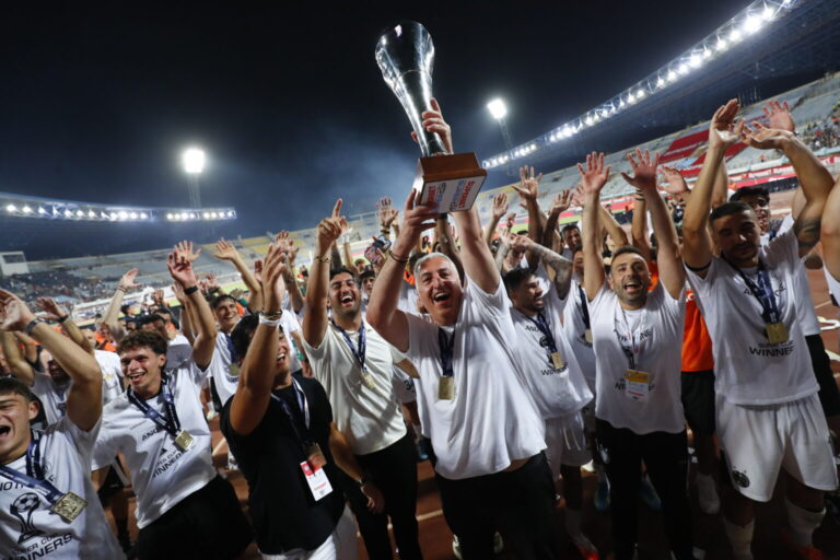 Η απονομή του Superbet Super Cup στον ΟΦΗ (video)_6a7cd140b6f59.jpeg