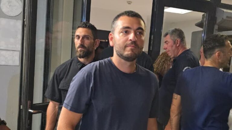 Στα αποδυτήρια της Τούμπας Γιώργος και Νίκος Σαββίδης (vids)_6a8b5686de428.jpeg