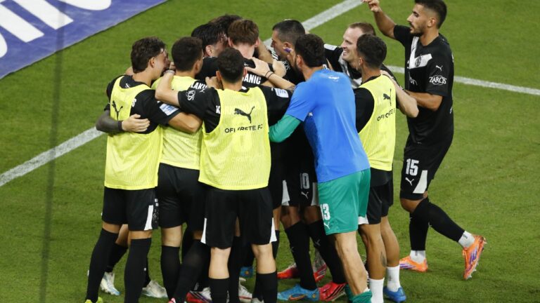 Ο ΟΦΗ έριξε… φάπα στον Ολυμπιακό! (video)_6aa596eb7fc91.jpeg