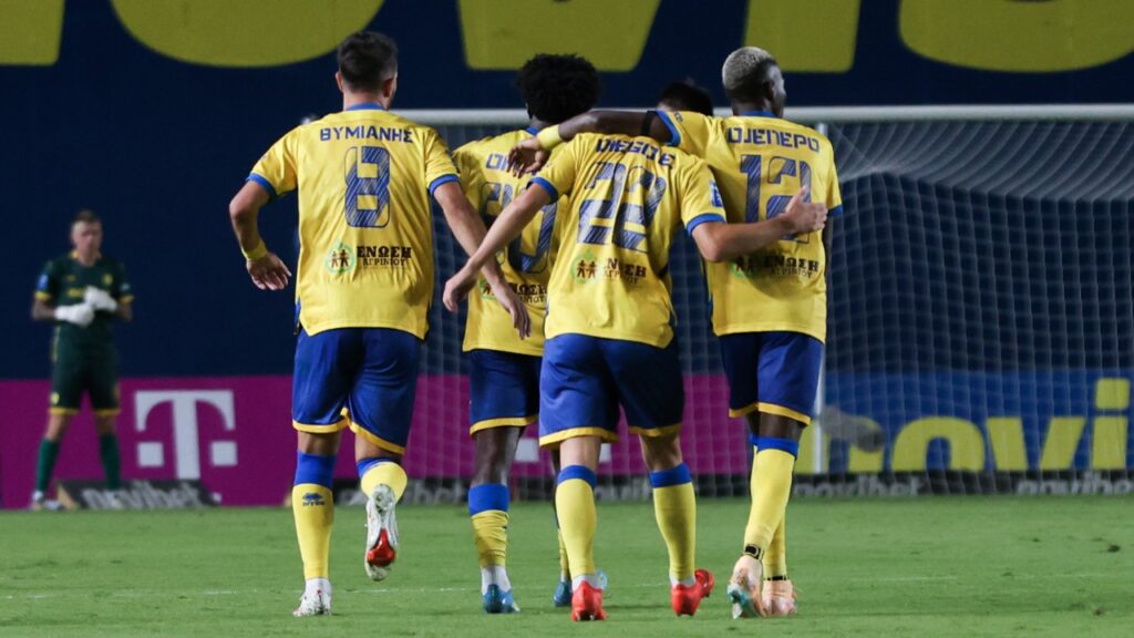 Super League: Σε απολογία έξι ομάδες!_6ab2d8a10eda2.jpeg